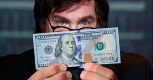Por qué el precio del dólar podría dispararse hasta los $1761 durante mayo