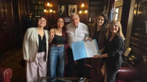 Carlos Linares impulsa en el Senado la “Ley Cazzu” para suspender derechos parentales por incumplimientos