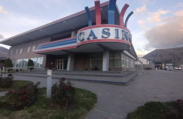 El Casino de Esquel en crisis: envían telegramas de despido al personal