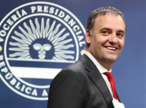 Billetera dulce: el contratista de la casa del country dijo que recibió US$ 245 mil de Adorni en concepto de refacciones