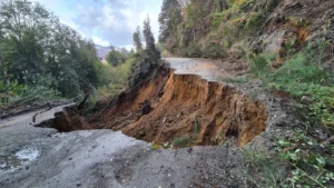 Así quedó la Ruta Provincial 71 tras colapsar por un socavón