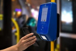 Provincia impulsa un descuento en transporte público pagando con MasterDebit del Banco del Chubut
