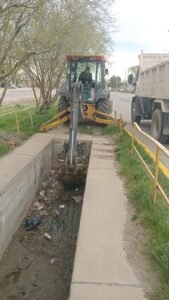 Continúan los operativos de limpieza en canales y desagües por el pronóstico de mal tiempo